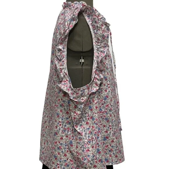 BB DAKOTA By STEVE MADDEN TOP Dark Floral Fluttery Cap Sleeve Top NWT - Picture 2 of 10